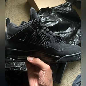 Jordan 4 (black cat)